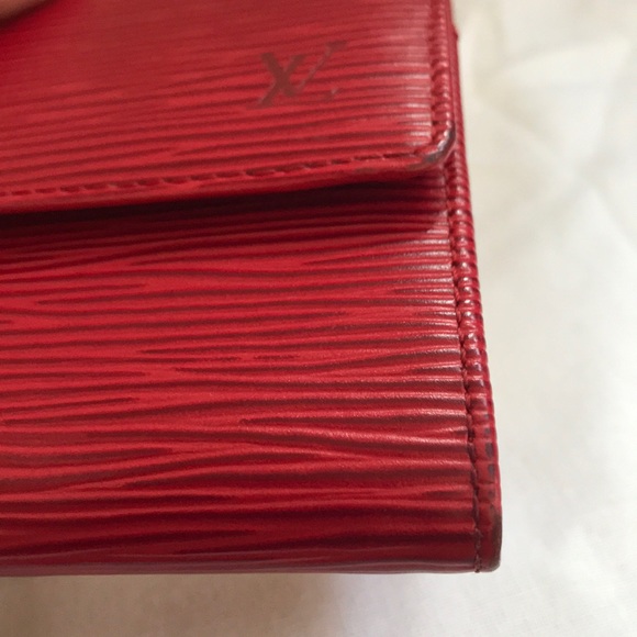 LV epi red wallet - Picture 8 of 8
